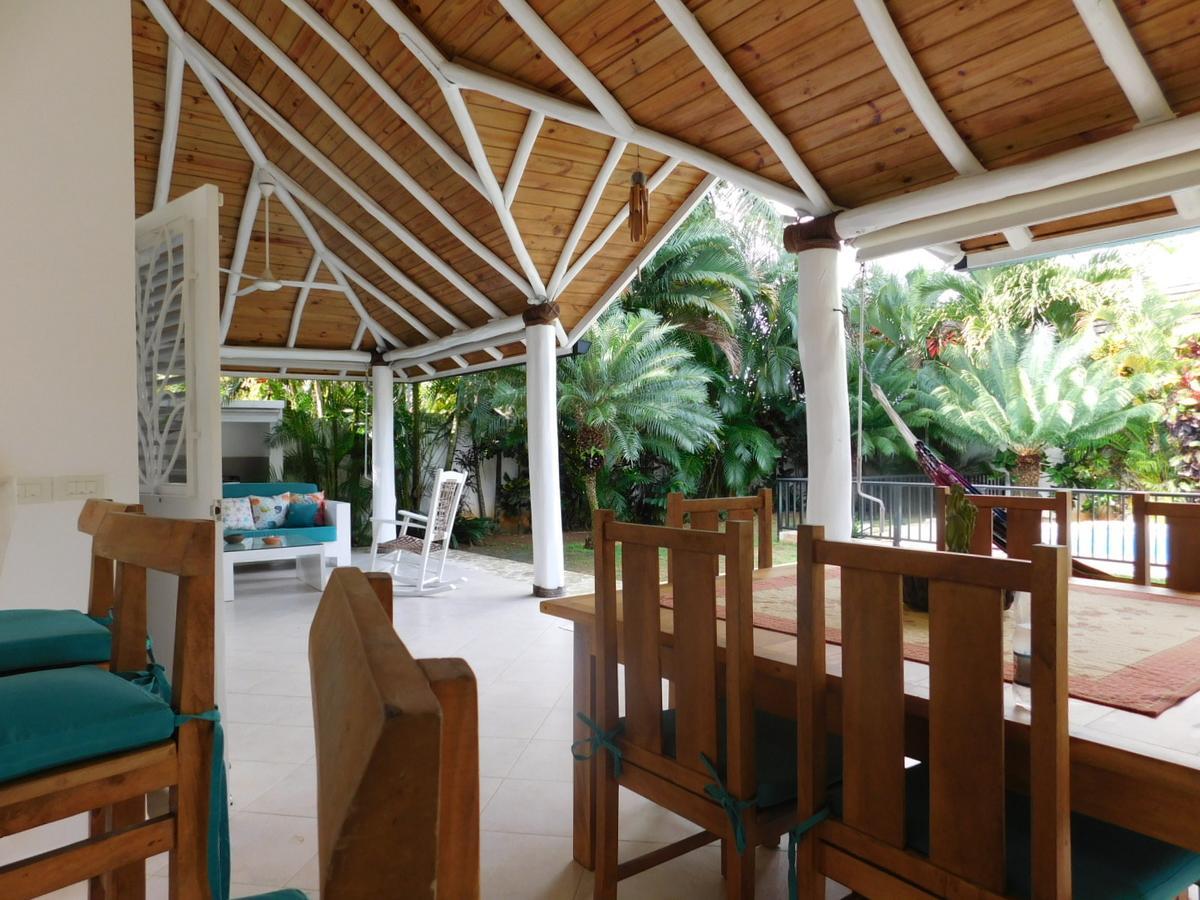 Coco Beach Villa *