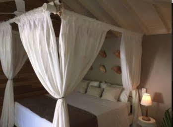 Mahona Hotel