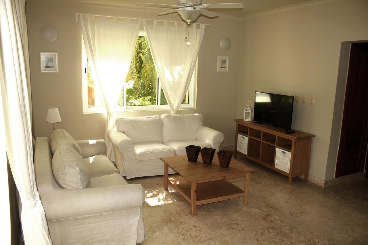 Los Corales Apartment *