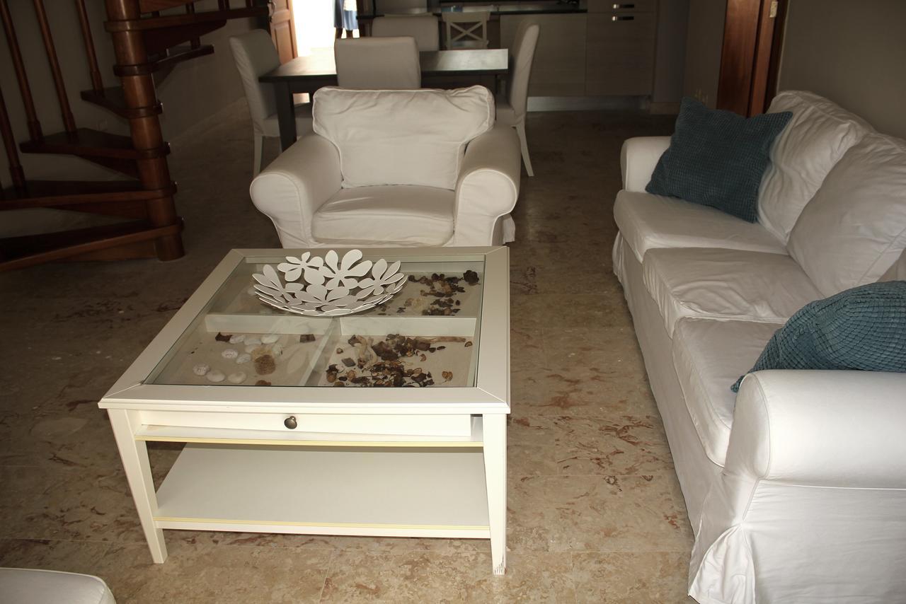 Los Corales Apartment *