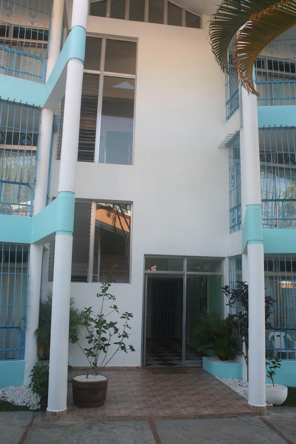 Carla Aparthotel 2*