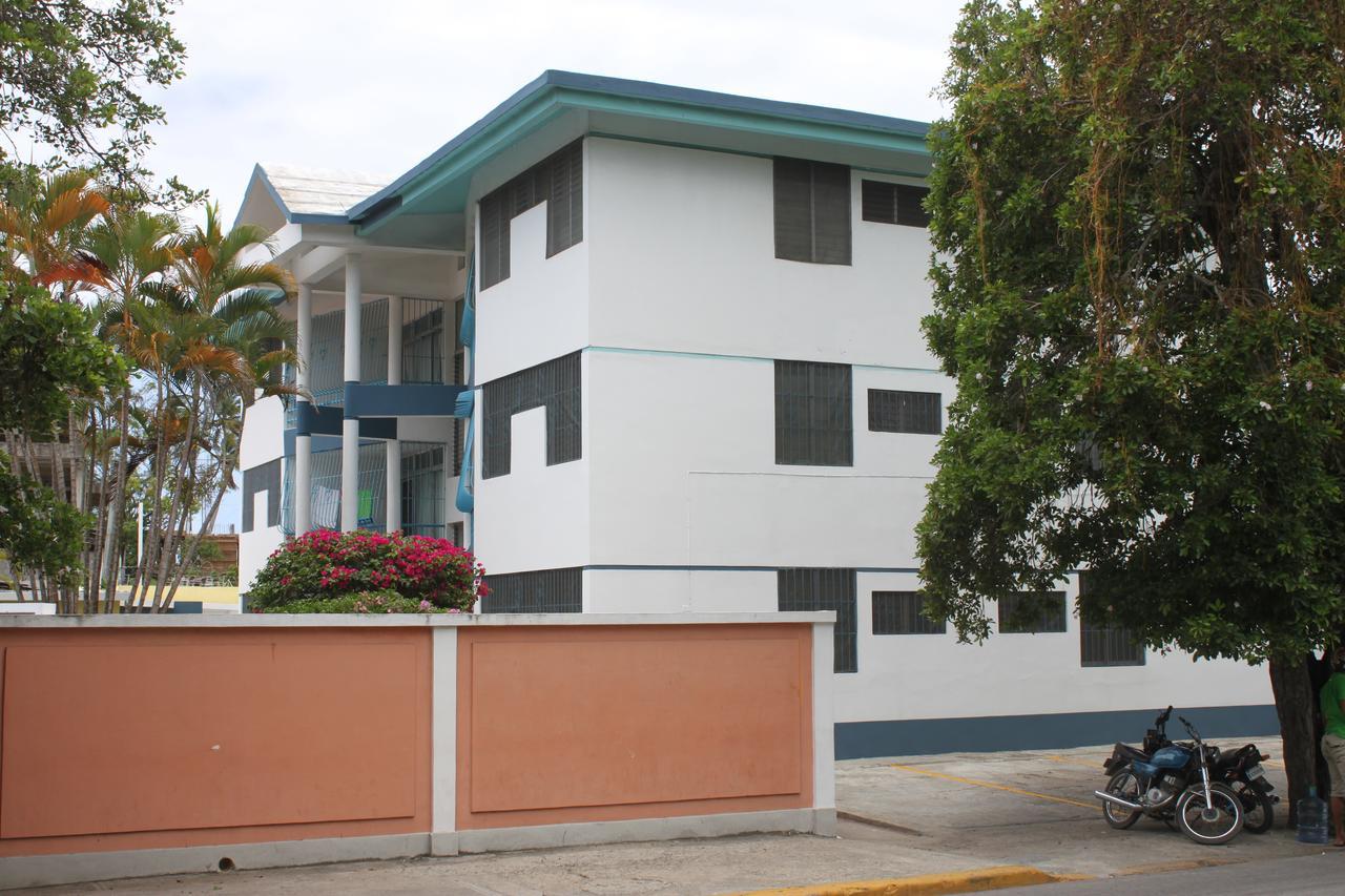 Carla Aparthotel 2*