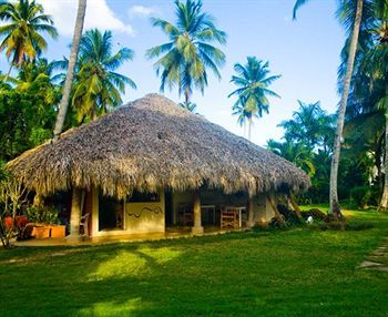 Oasis Terrenas Aparthotel