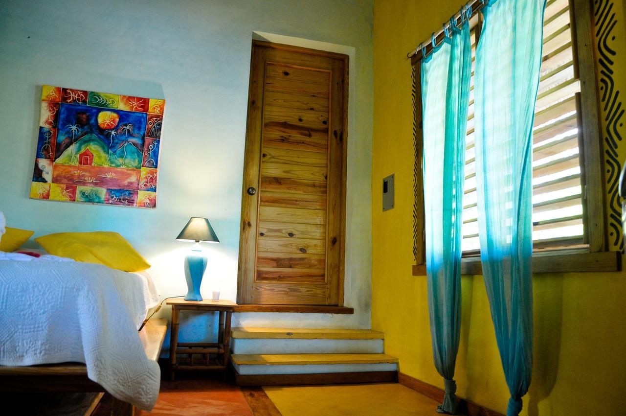 Las Ballenas Escondidas Hotel *