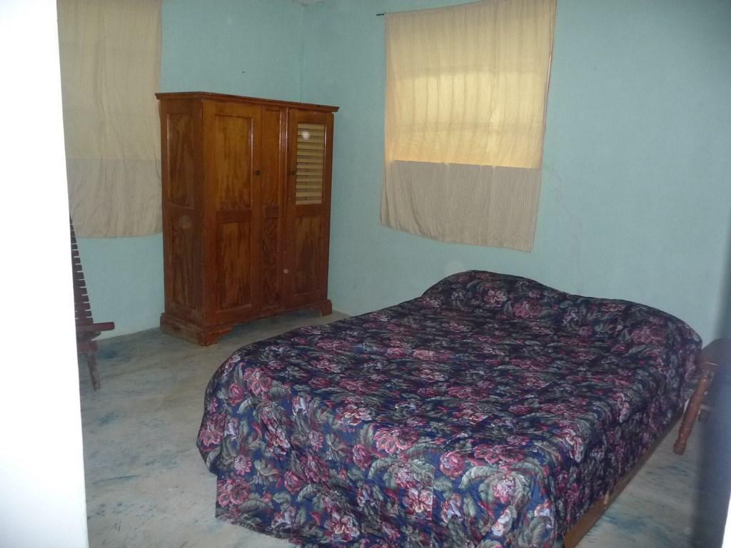 Sun Camp Dr Eco-village Munoz
