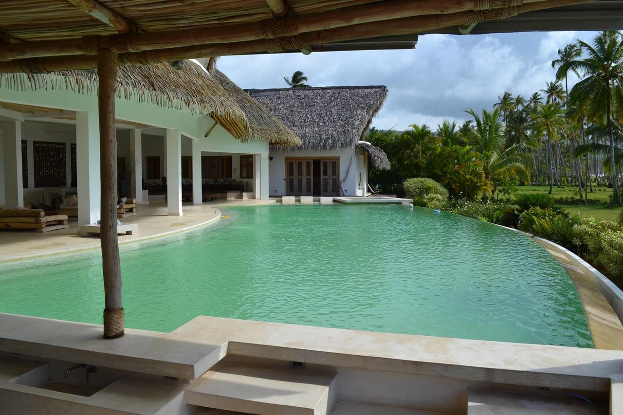 Villa Beachfront Luxury