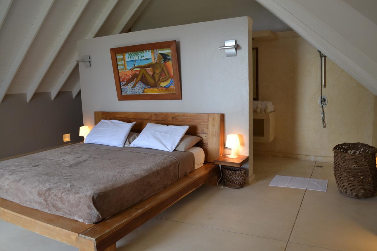 Beachfront Luxury Villa *