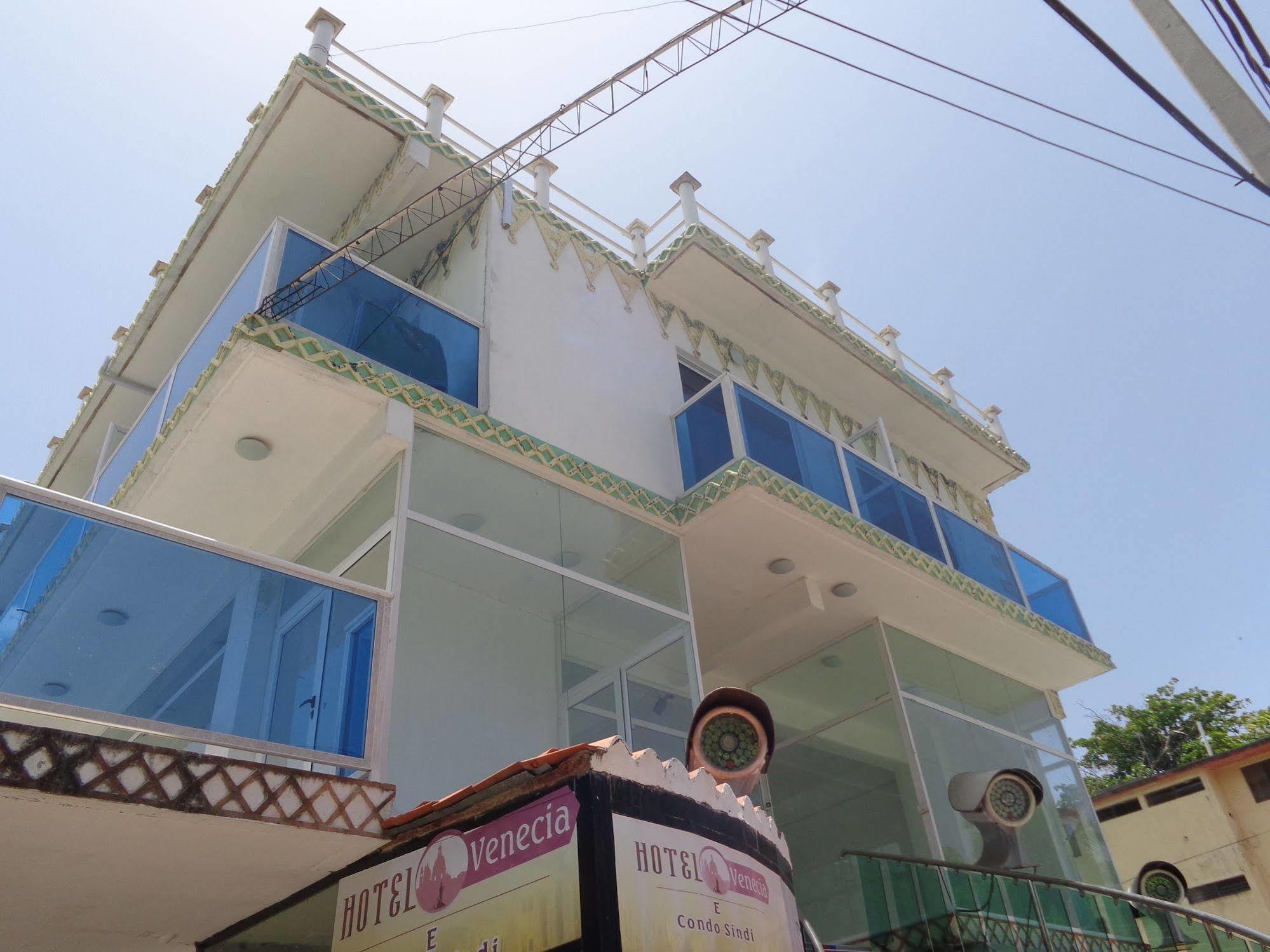 Rig Plaza Venecia Guest house 3*