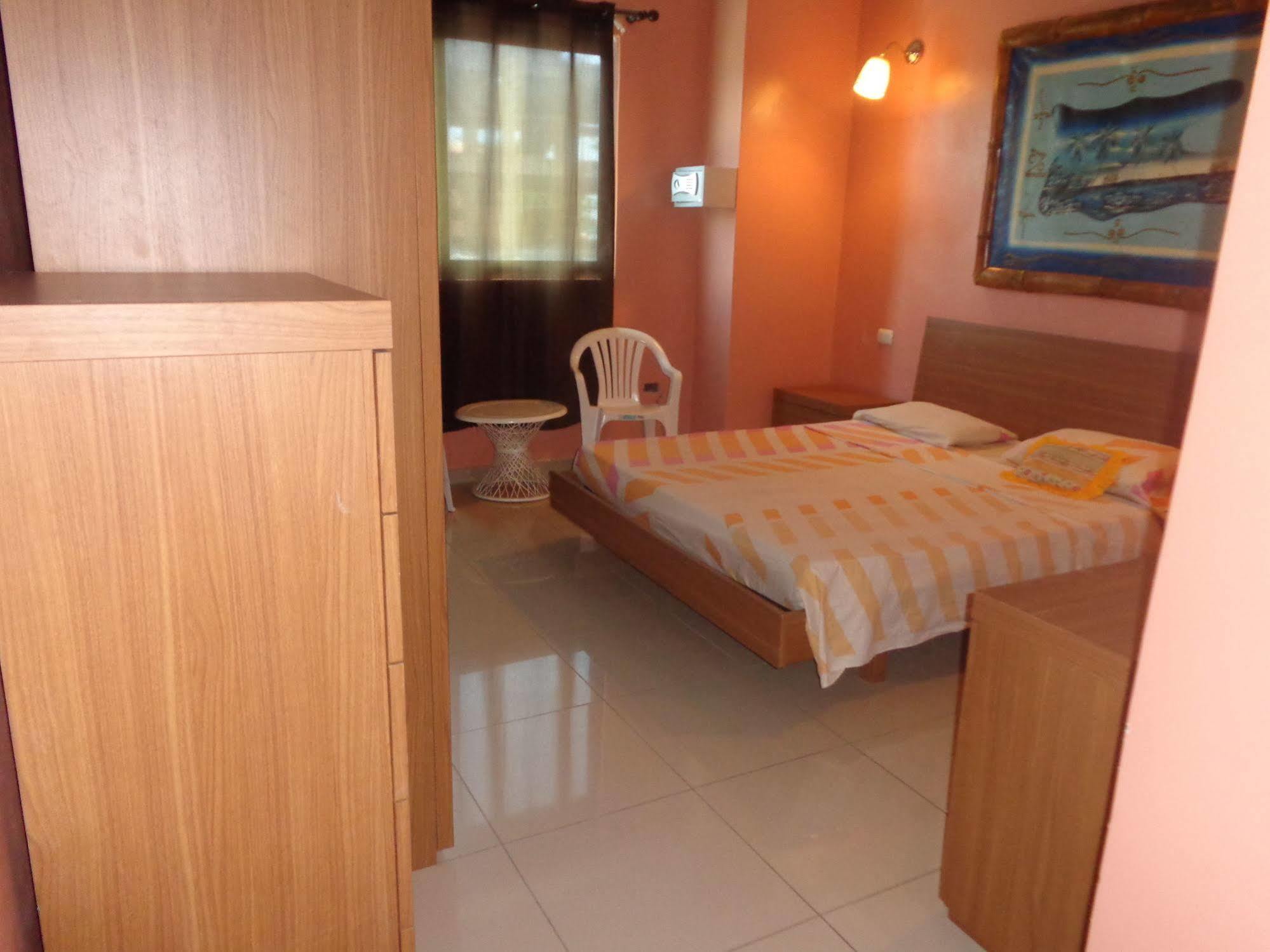 Guest house Rig Plaza Venecia Boca Chica