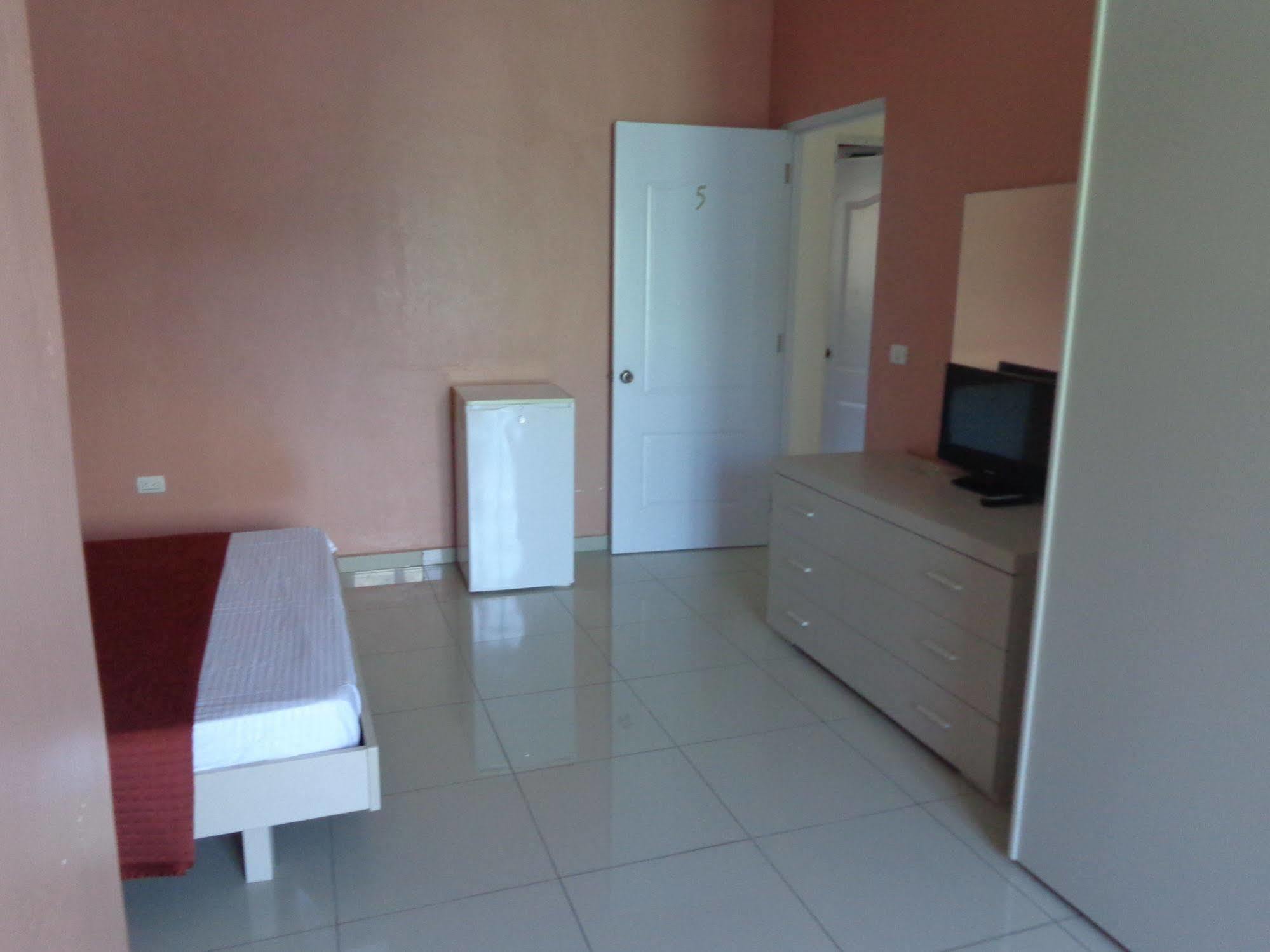 Rig Plaza Venecia Guest house Boca Chica