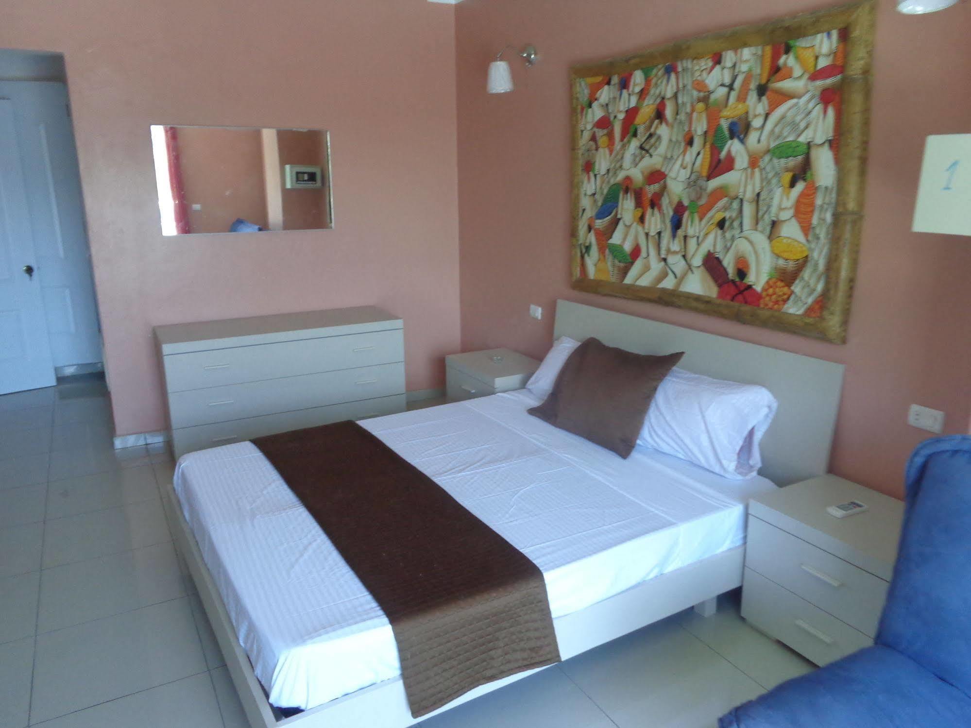 Rig Plaza Venecia Guest house Boca Chica