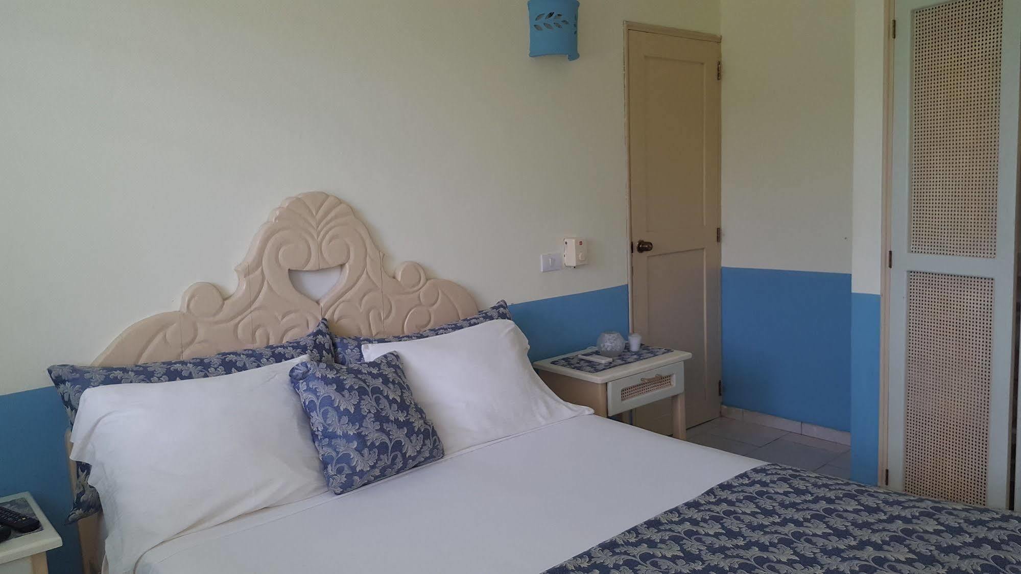 Aparthotel Oasis Terrenas 3*