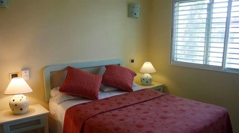 Oasis Terrenas Aparthotel 3*