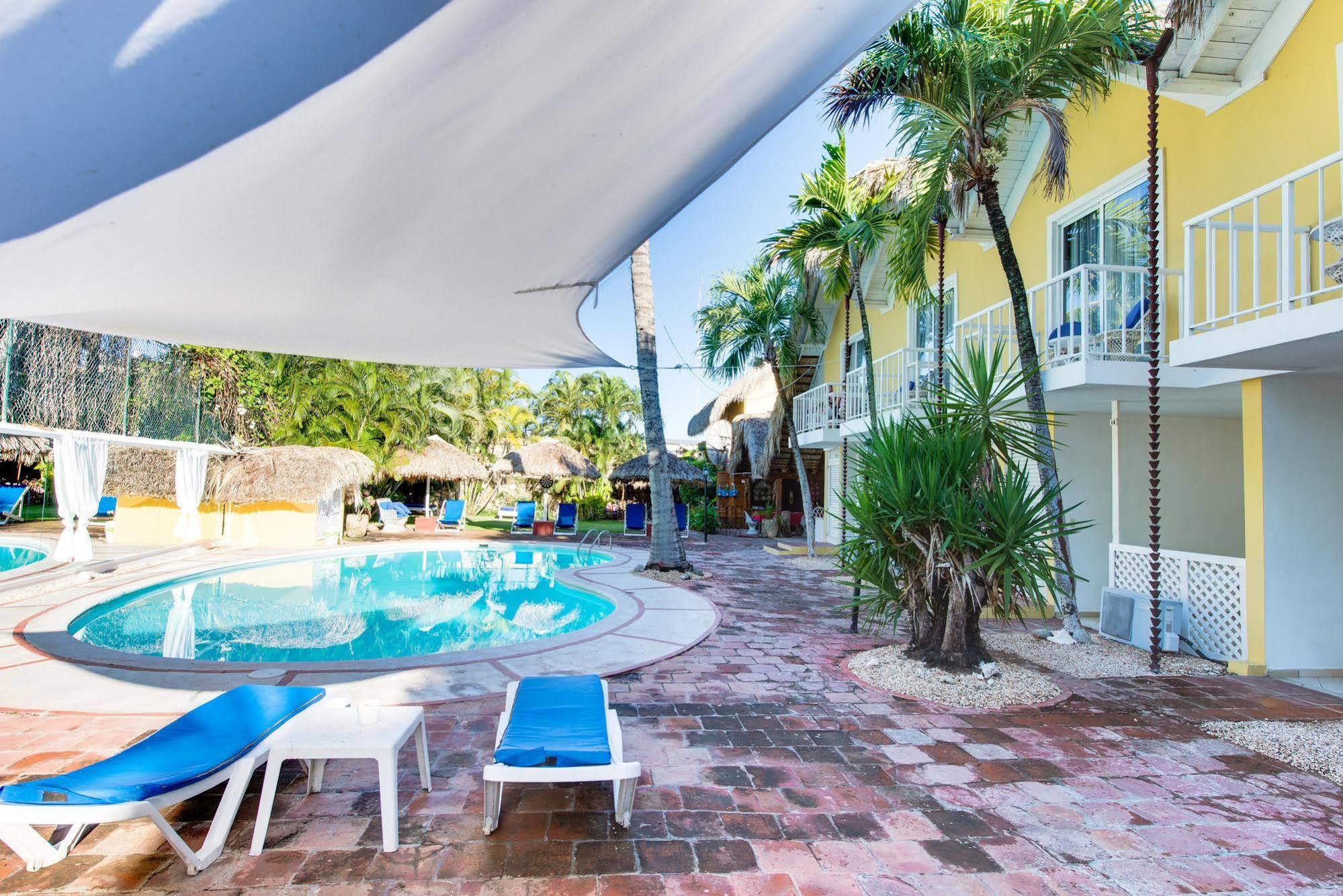 Elke Hotel