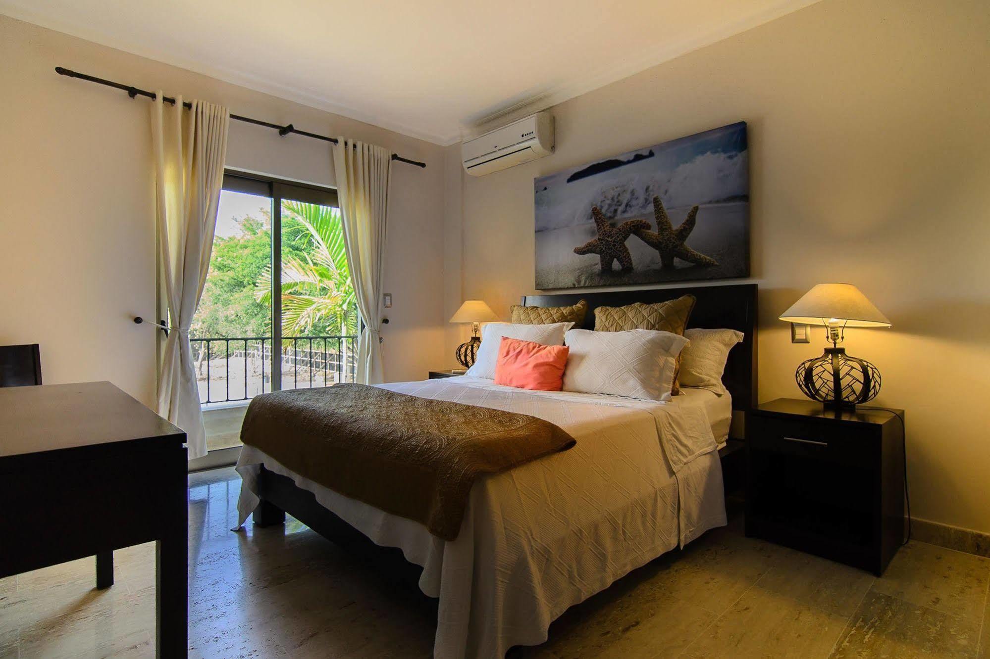 Apartment At Grand Laguna By Calisto *
