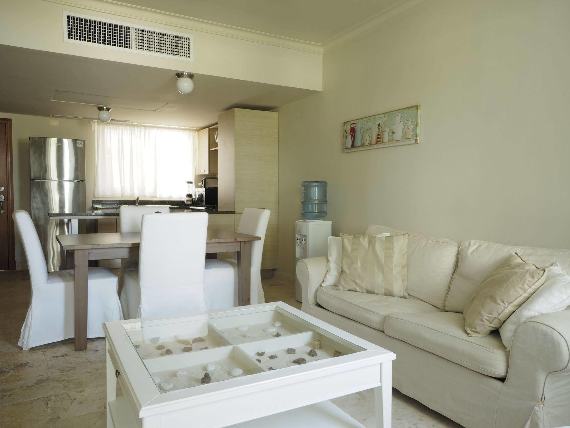 Playa Turquesa, Block A Apartment *