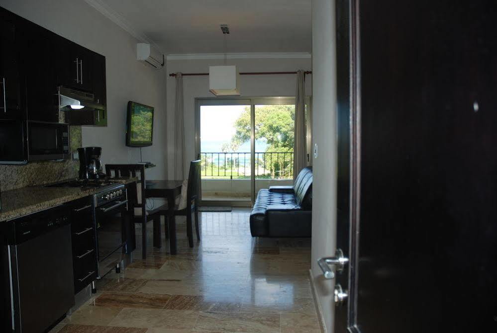 E&J Beach Condo *