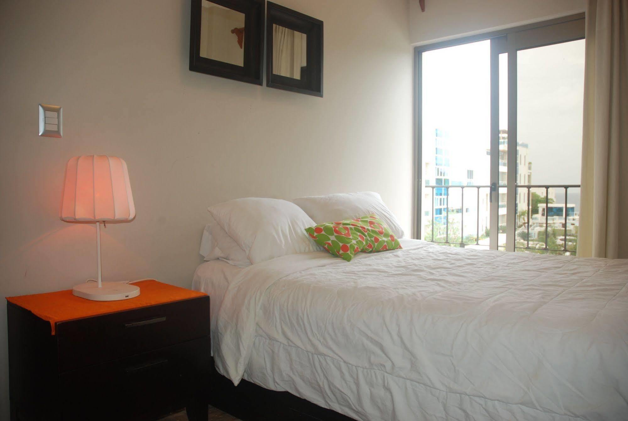 E&J Beach Condo *