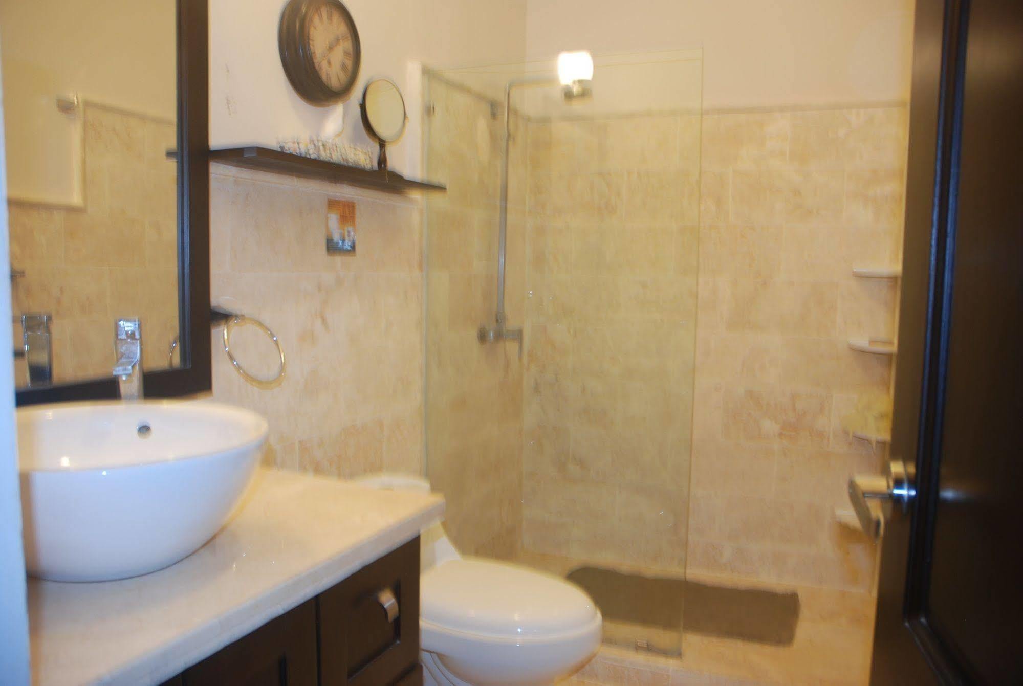 E&J Beach Condo *