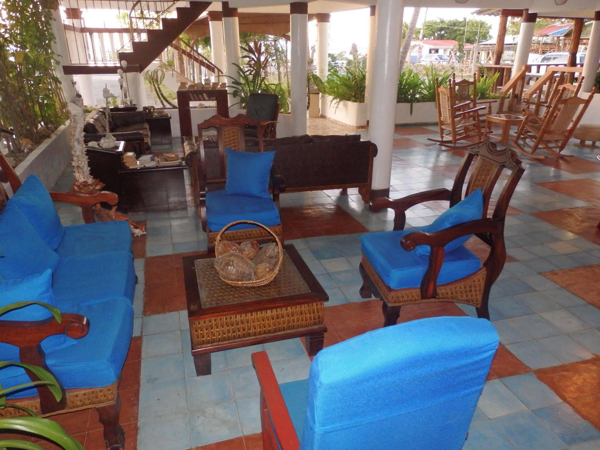Marina Del Mar Restaurante Hotel San Fernando de Monte Cristi