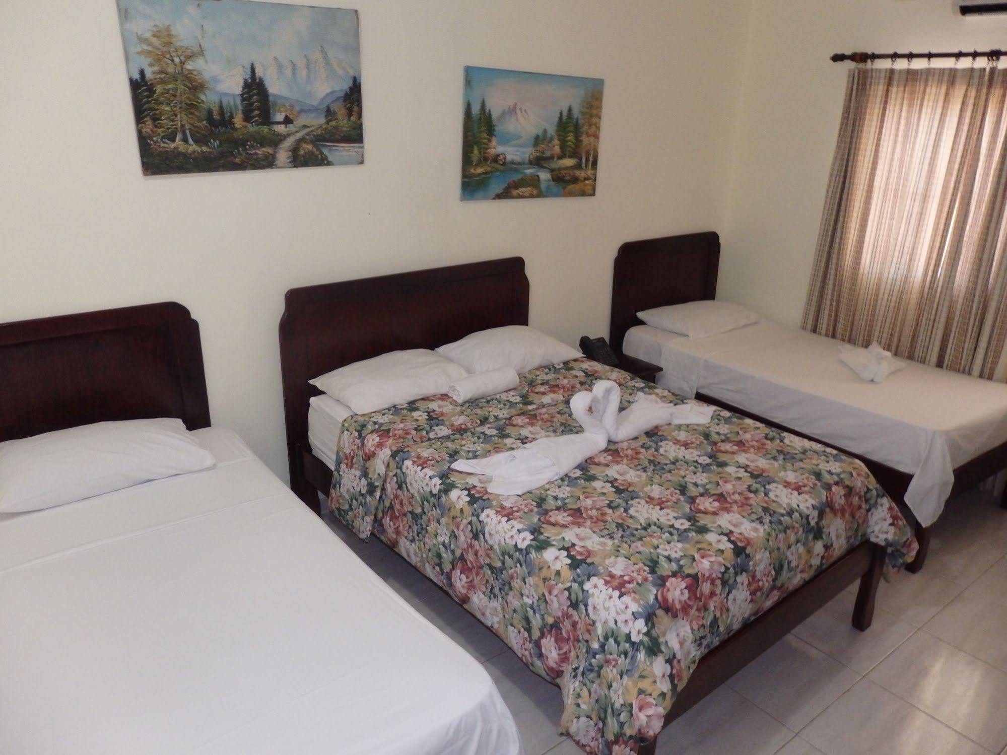Hotel Marina Del Mar Restaurante San Fernando de Monte Cristi
