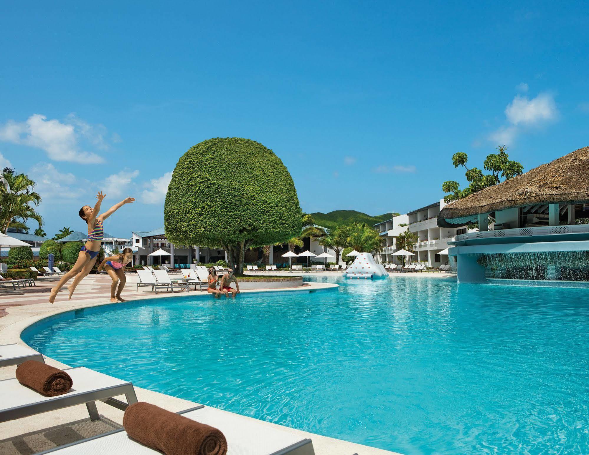 Sunscape Resort