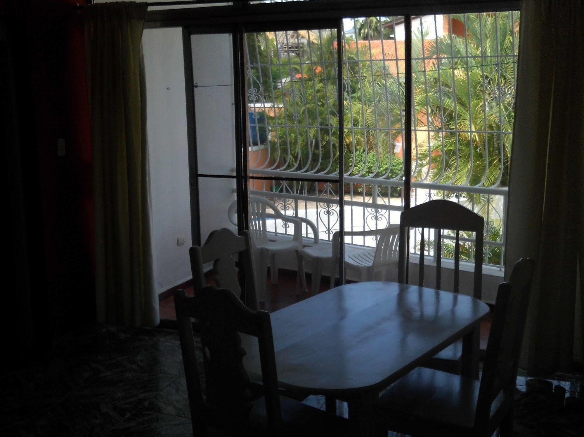 Aparthotel Carla 2*