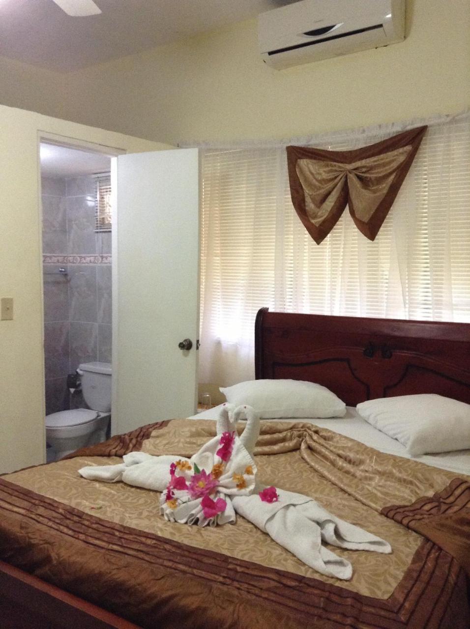 Hotel Adam Suites 3*