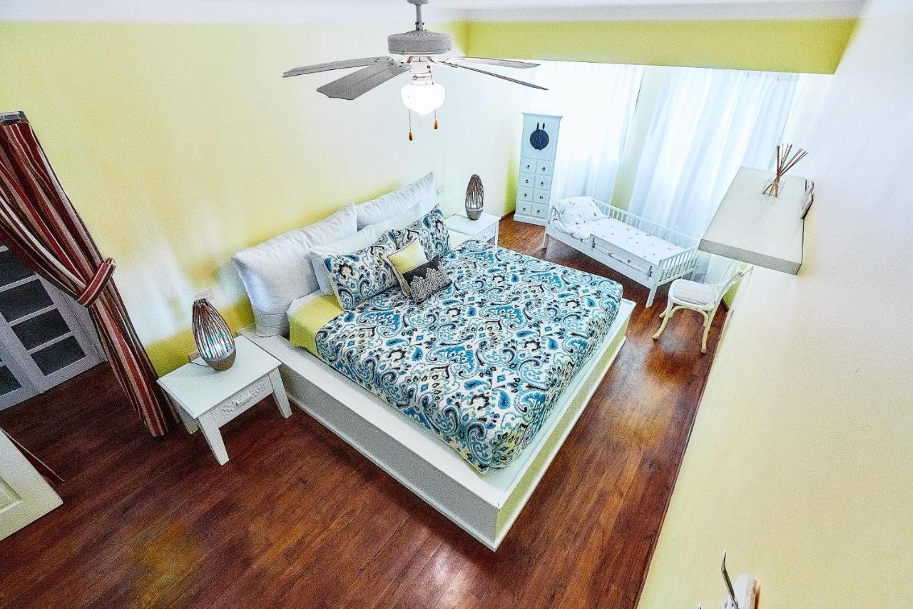 Villa Atlantic & *