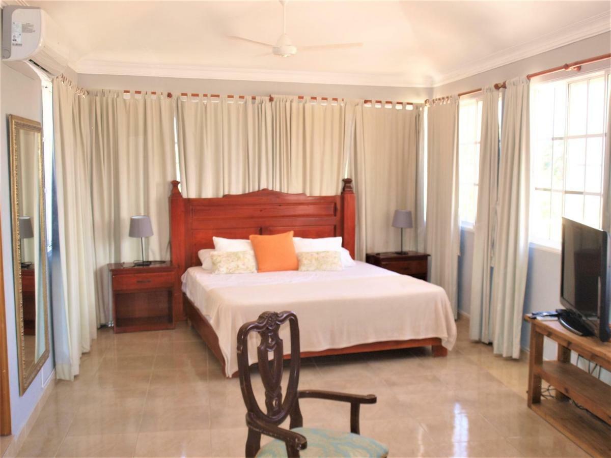 Hotel La Saladilla Beach Club