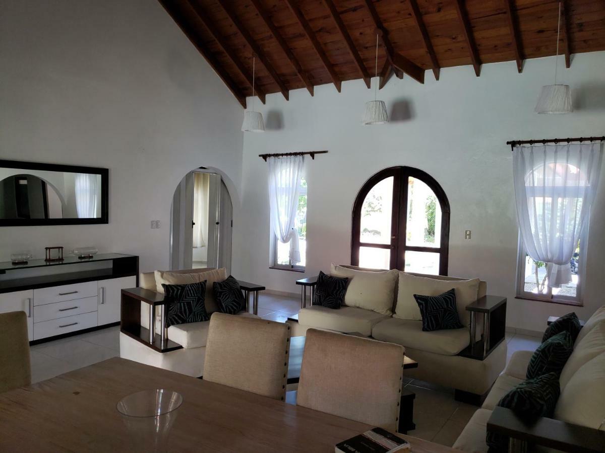 For Vacation 32-18-6 Villa