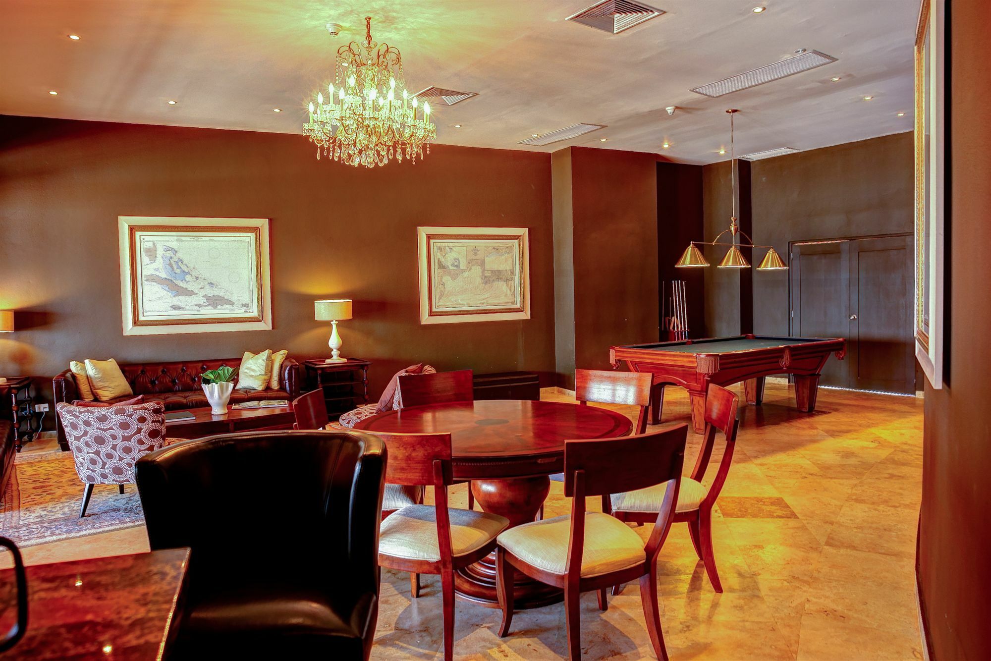 The Bannister & Yacht Club By Mint Hotel