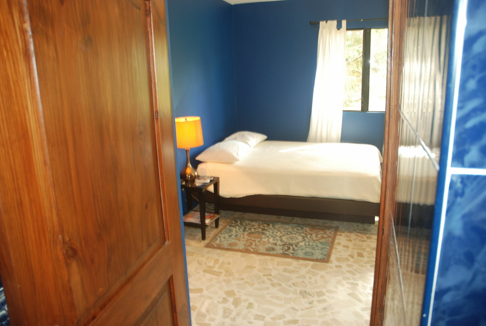 E And J Boutique Residences *