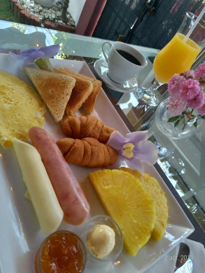 Bed & Breakfast Via Emilia B&B Restaurante Santiago De Los Caballeros