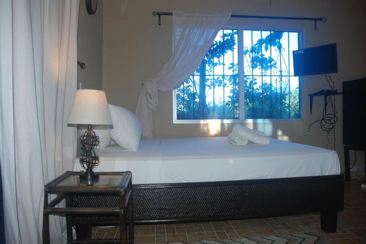 E And J Boutique Residences *