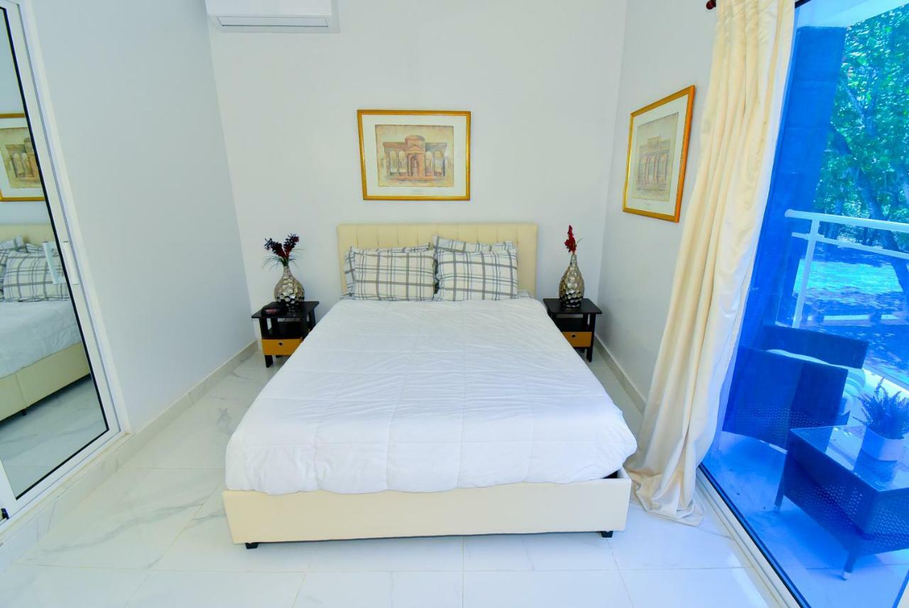 Rosil Place Aparthotel