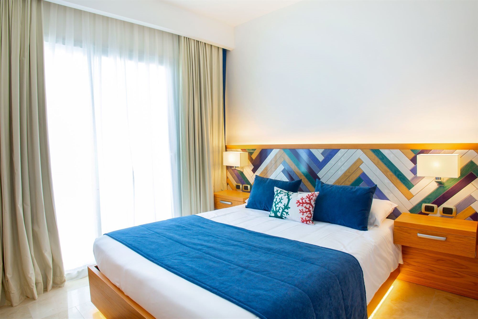 Coral House 4*
