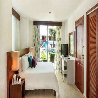 Grand Paradise Hotel 3*