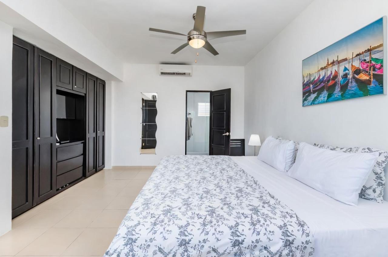 Flor Del Mar Beachfront