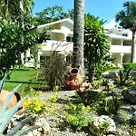 Tropical Casa Laguna