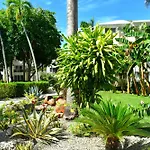 Tropical Casa Laguna