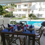 Las Terrazas Deluxe Pool Beach Club & Spa