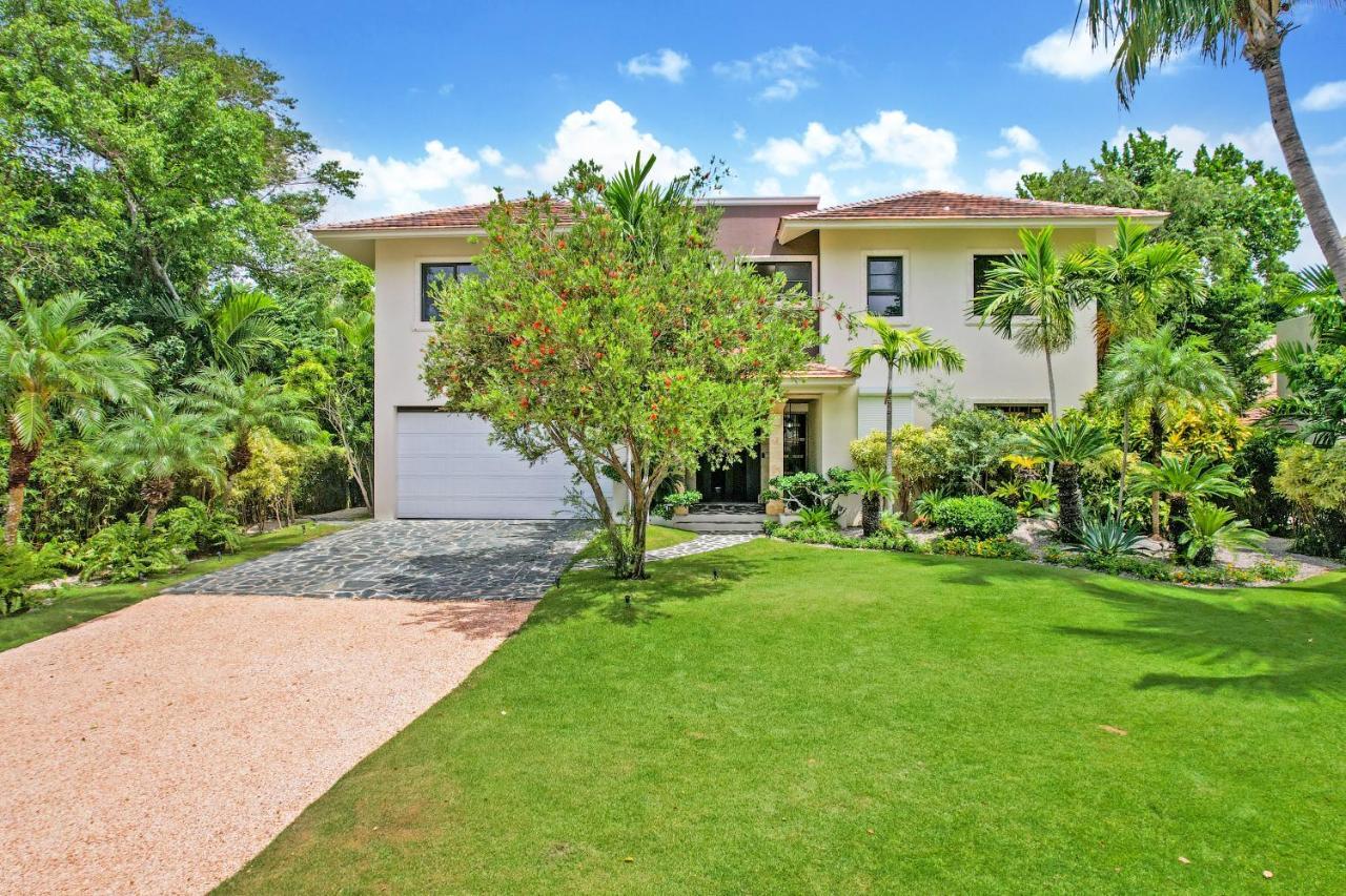 Spacious 4 Bedroom With Pool, Touring Cart & Maid *