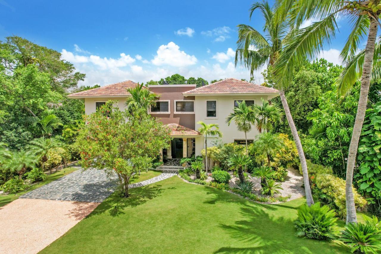Spacious 4 Bedroom With Pool, Touring Cart & Maid Villa Punta Cana