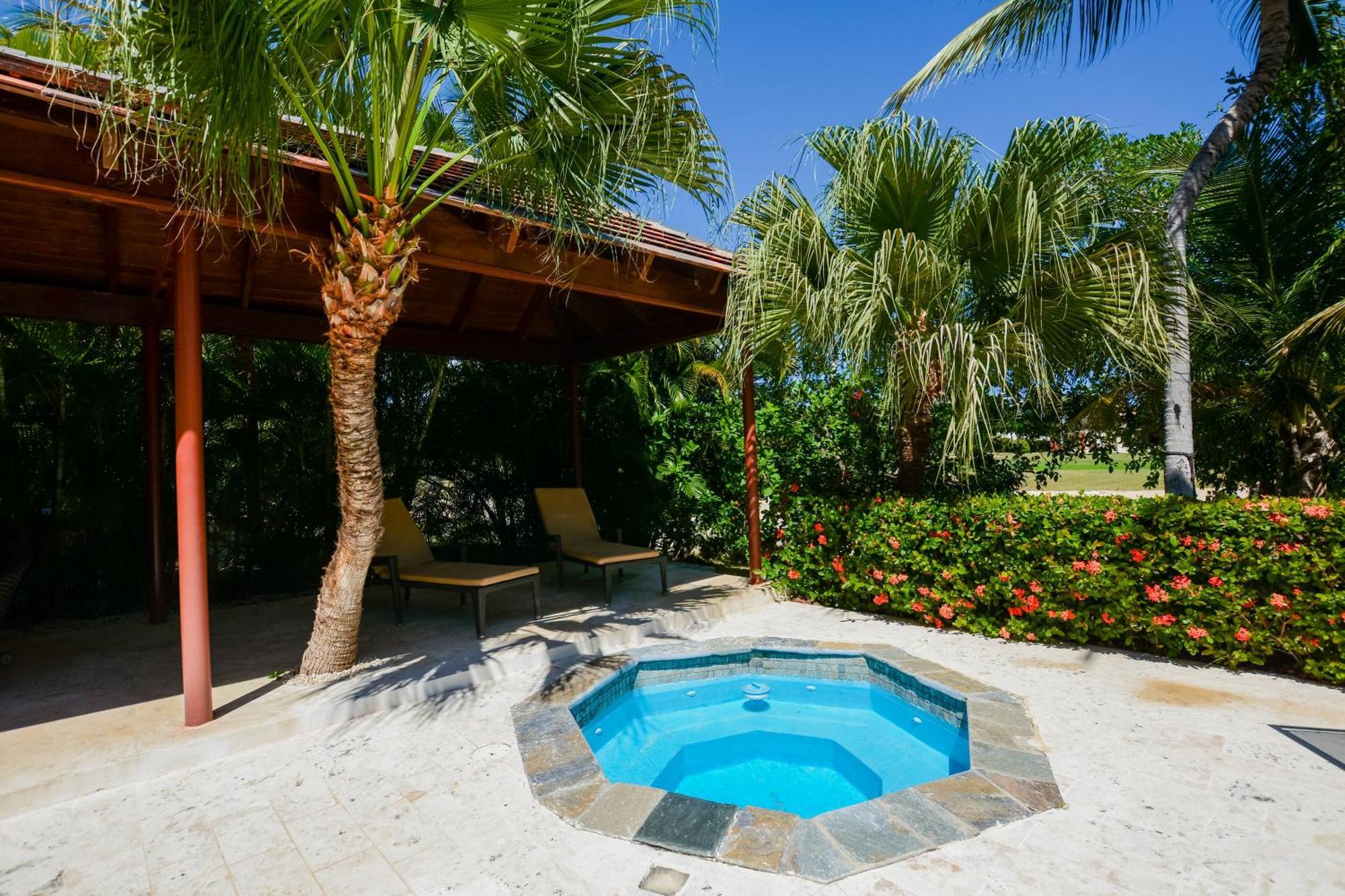 Private Pool In Puntacana & Club