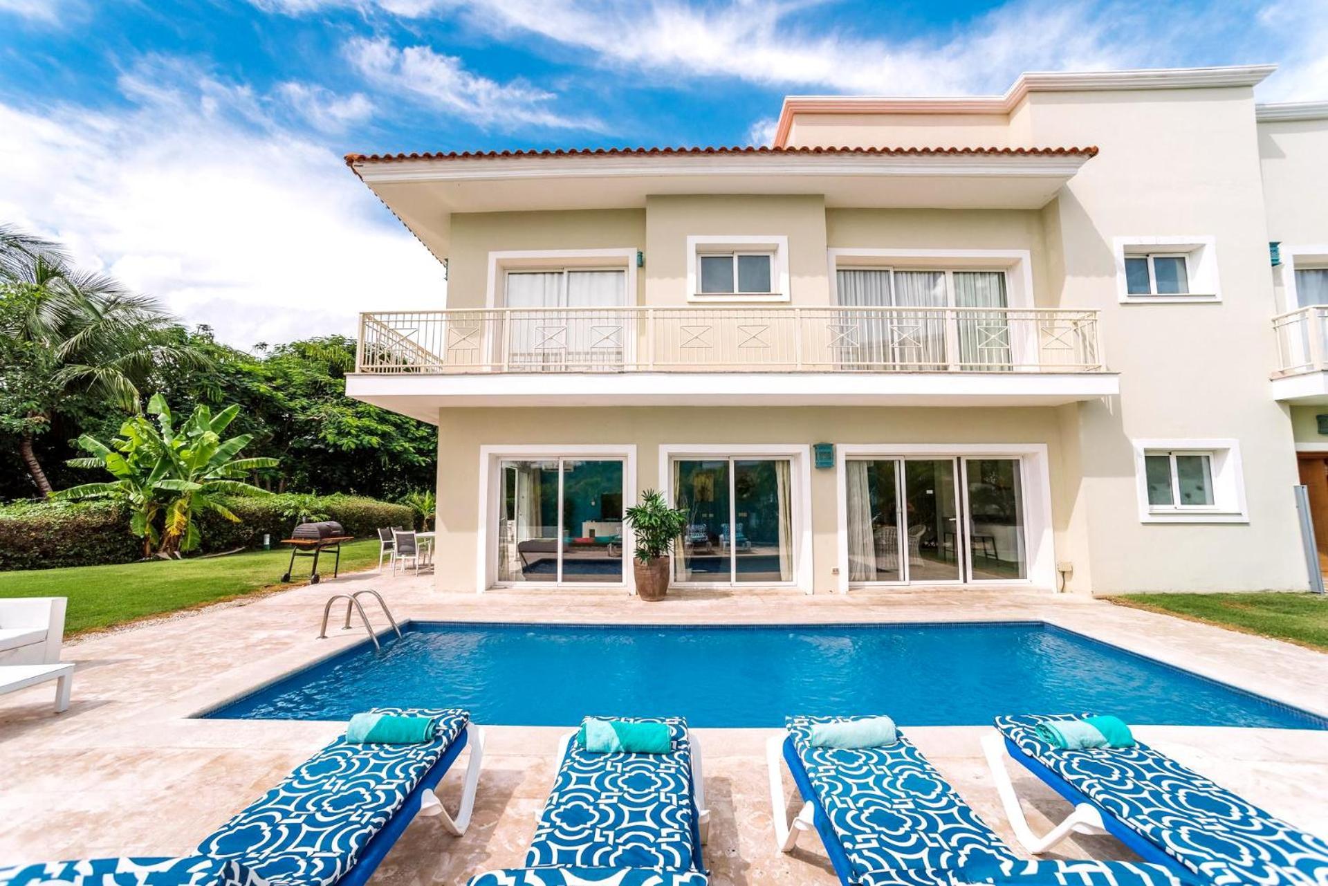 Luxury Private Villas With Pool, Private Beach, Bbq Villa