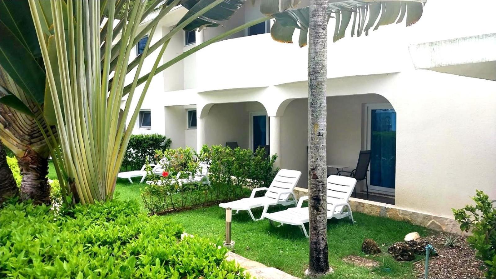 Tropical Casa Laguna Hotel