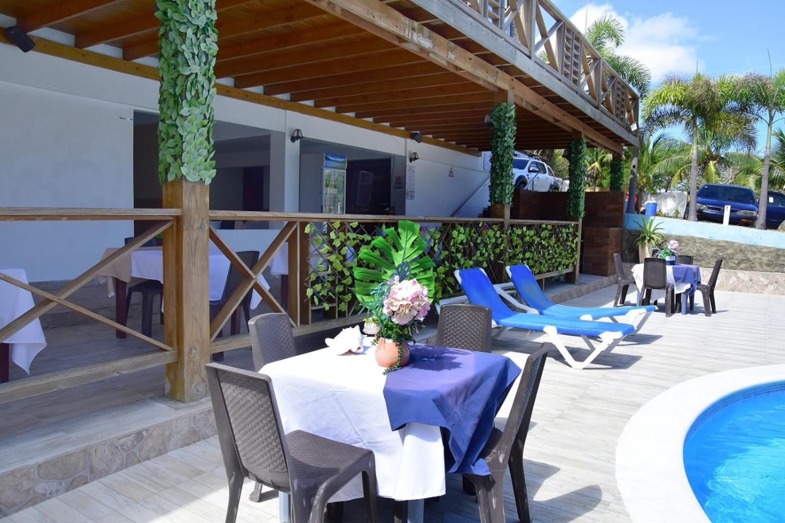 Ensenada Hotel *