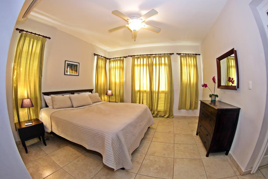 Paradise Condos Apartment *