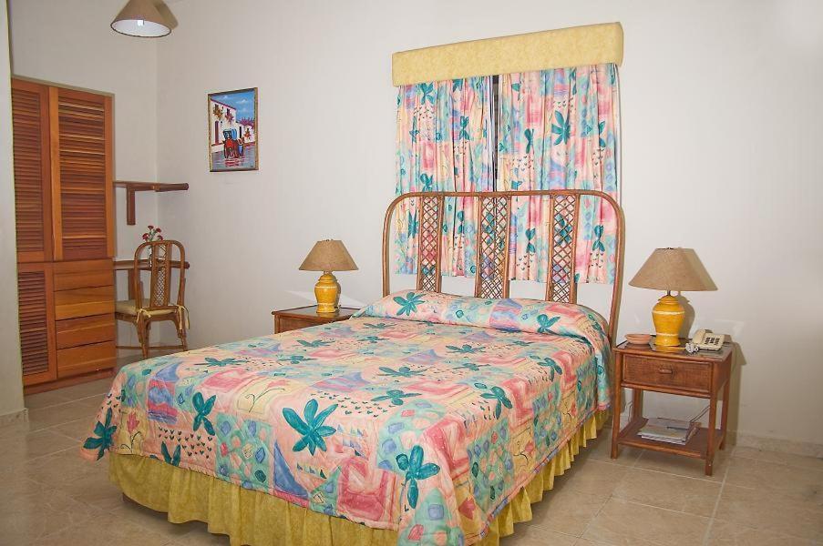 Hotel Carey House 3*